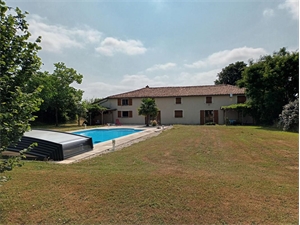 maison-villa à la vente -   86250  CHARROUX, surface 242 m2 vente maison-villa - APR664053